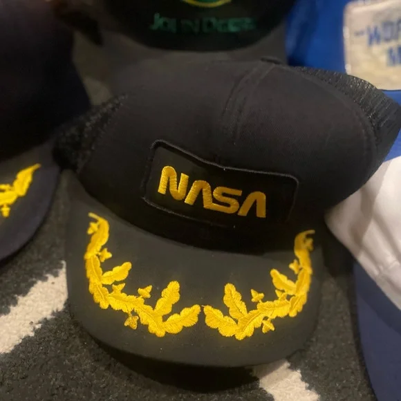 10 Vintage Hats for $25 - Picture 2 of 10